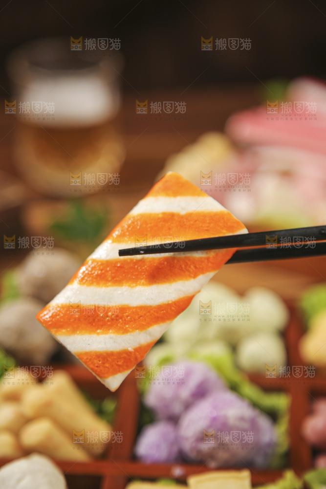 木底上的火锅丸子