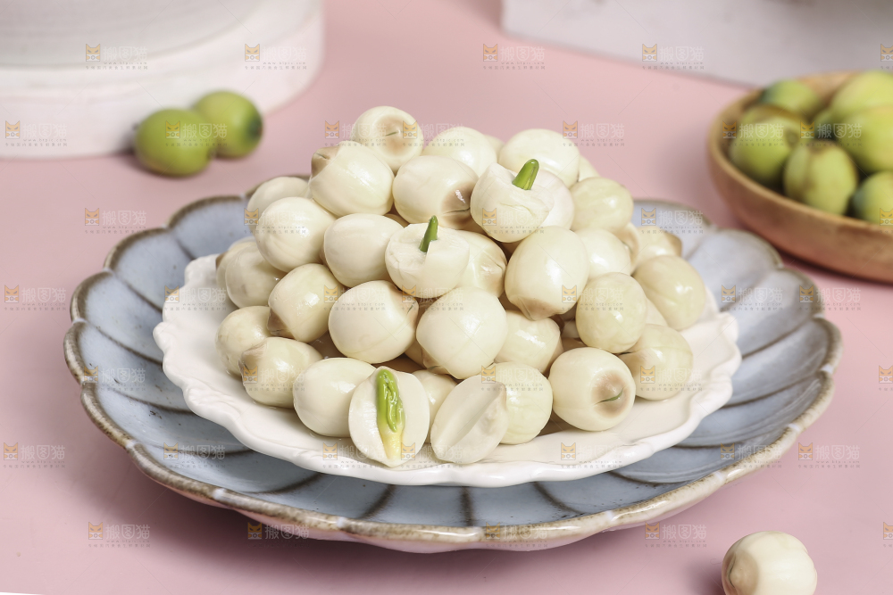 浅底上的莲子
