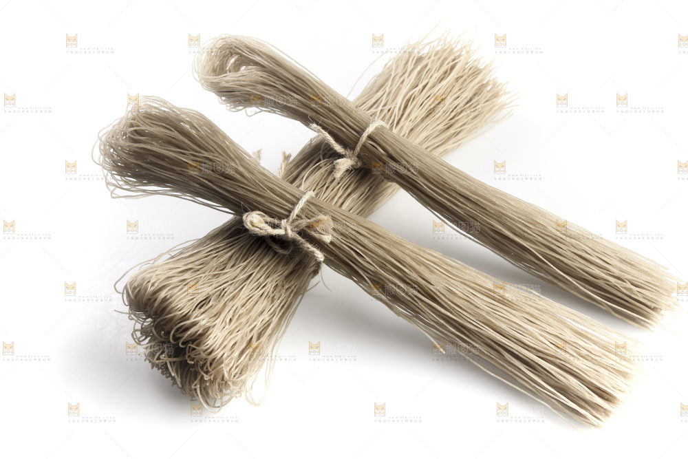 白底上的红薯粉