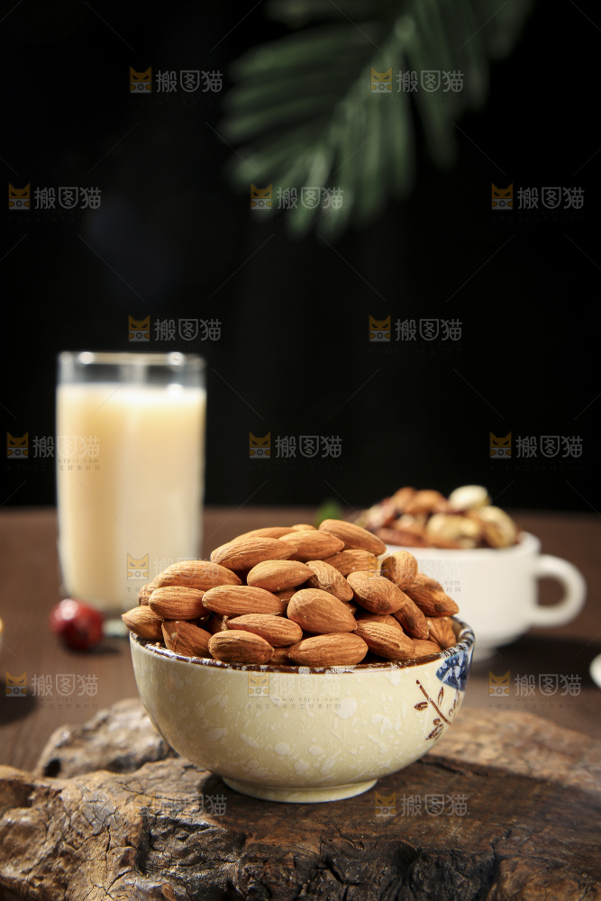 深底上的扁桃仁