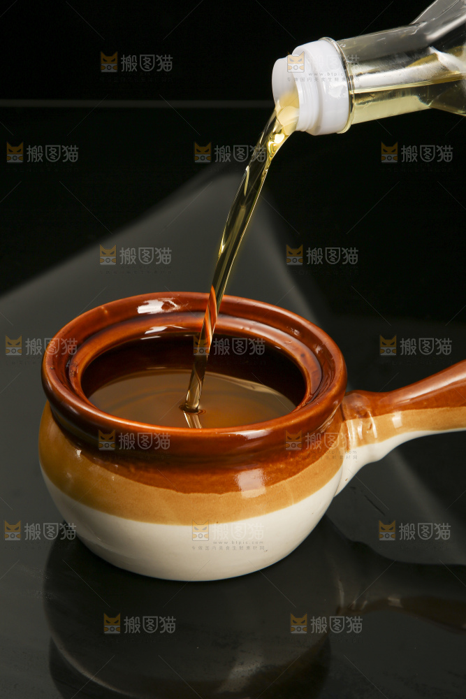 深底上的山茶油