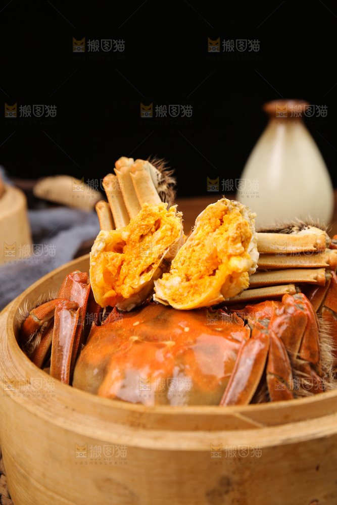 深底上的清蒸大闸蟹