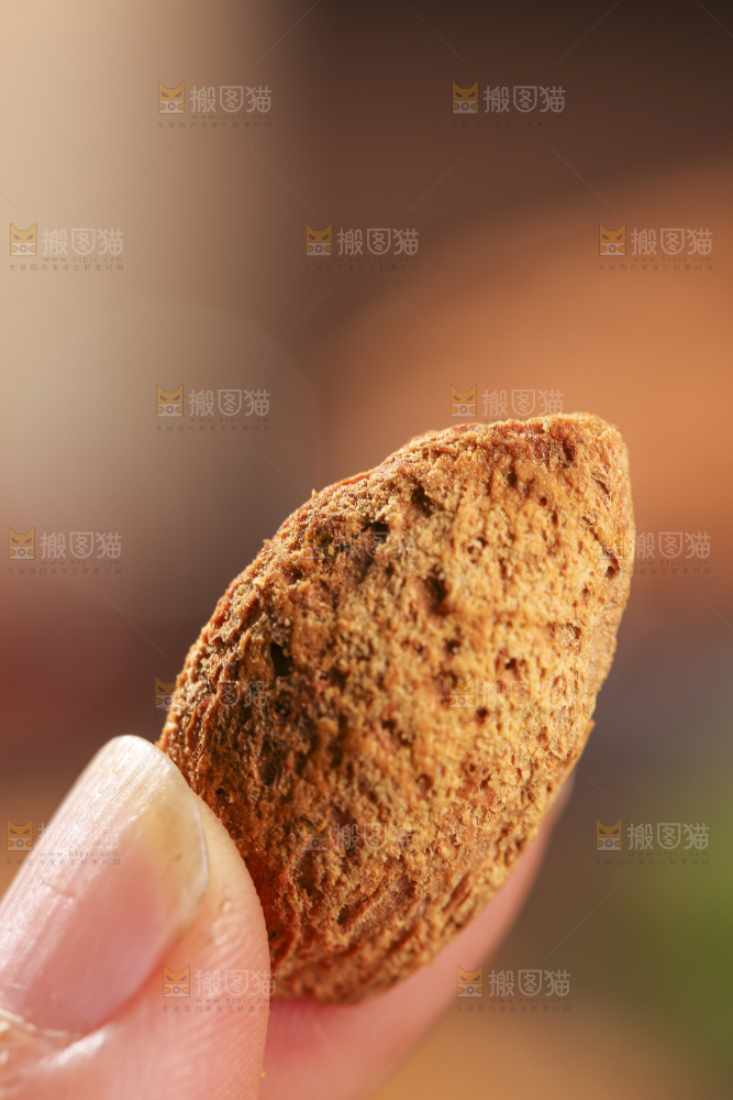 深底上的扁桃仁