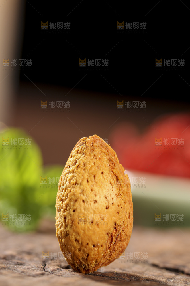 深底上的扁桃仁