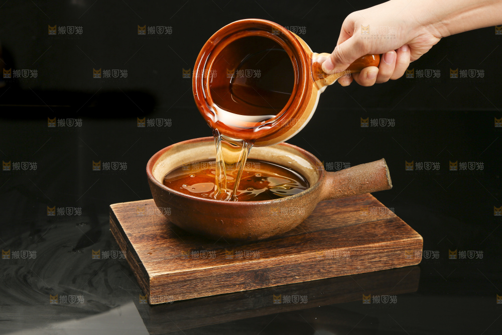 深底上的山茶油