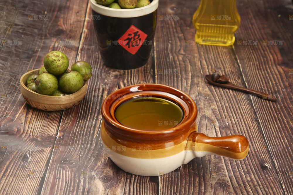 深底上的山茶油