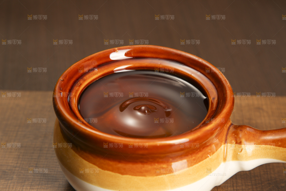 深底上的山茶油