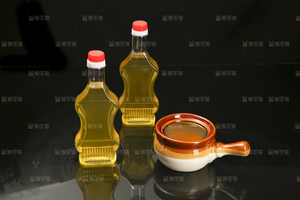 深底上的山茶油