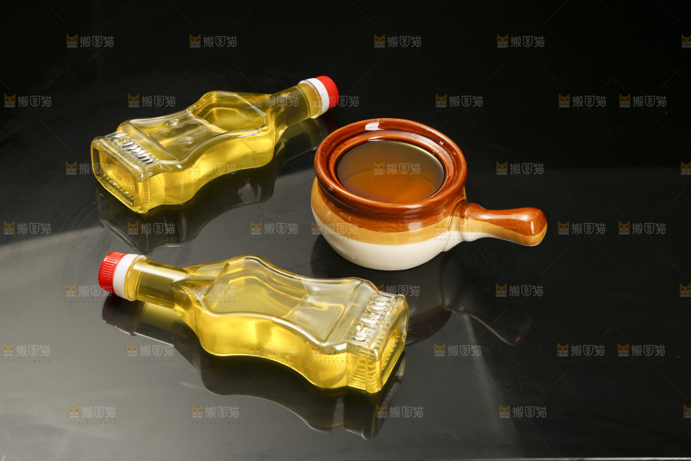 深底上的山茶油