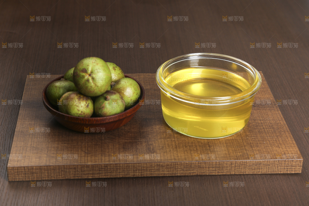 深底上的山茶油