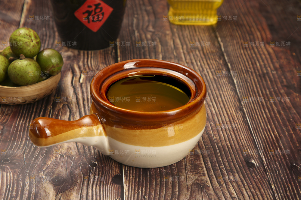 深底上的山茶油