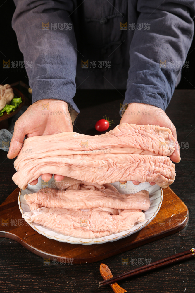 深底上的新鲜猪大肠