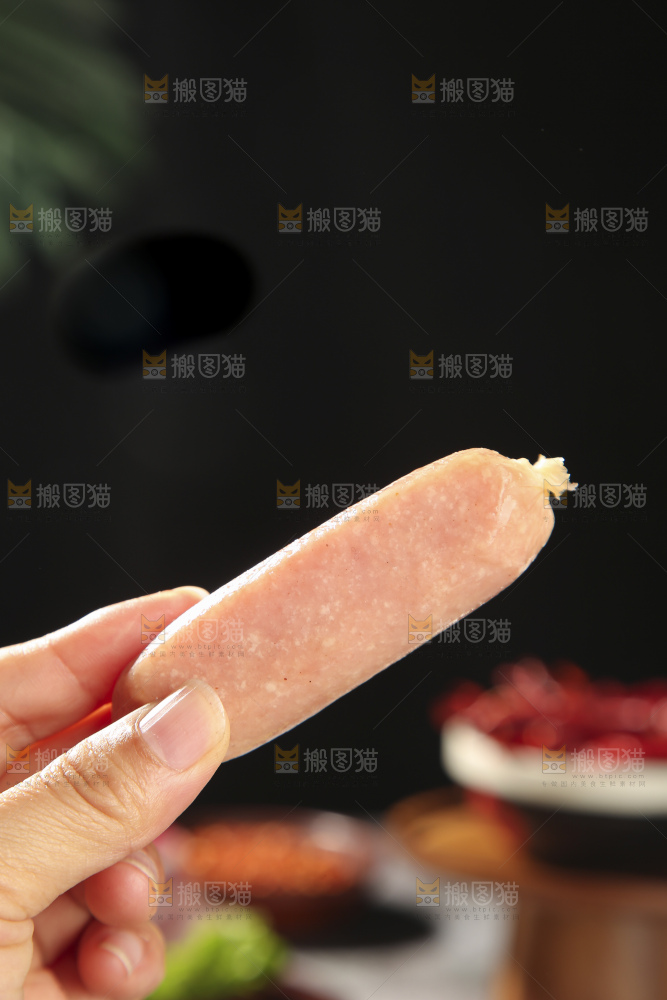 深底上的烤肠