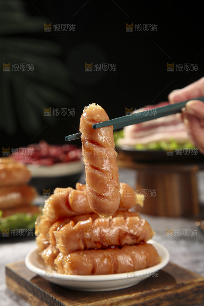 深底上的烤肠
