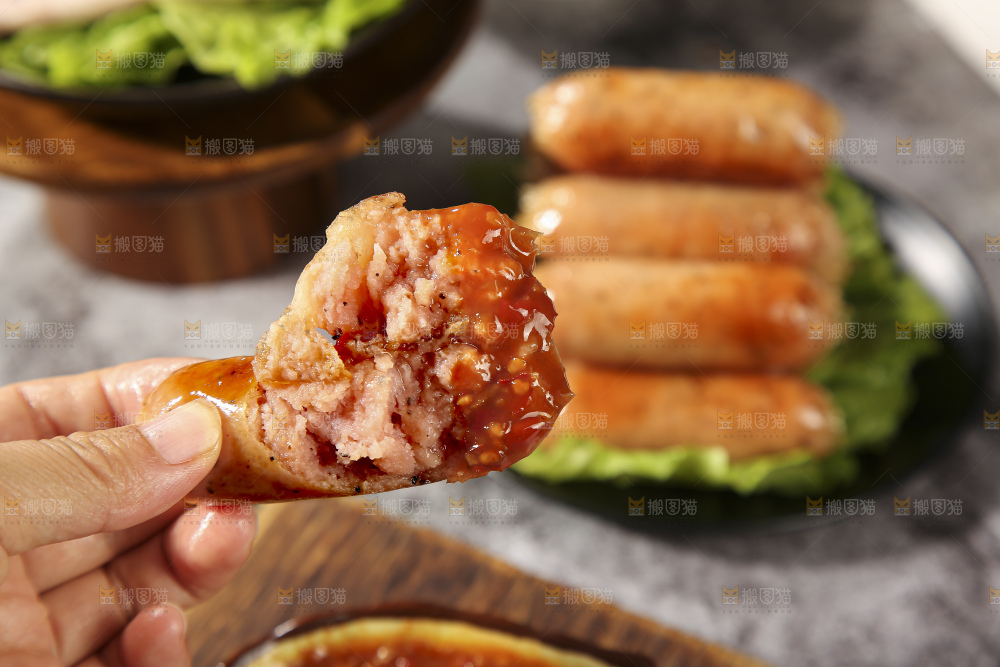 深底上的烤肠