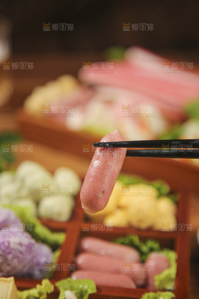 木底上的火锅丸子