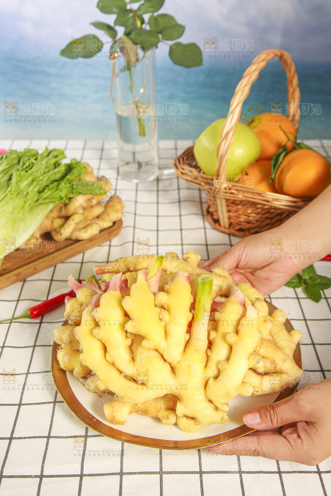 浅底上的小黄姜
