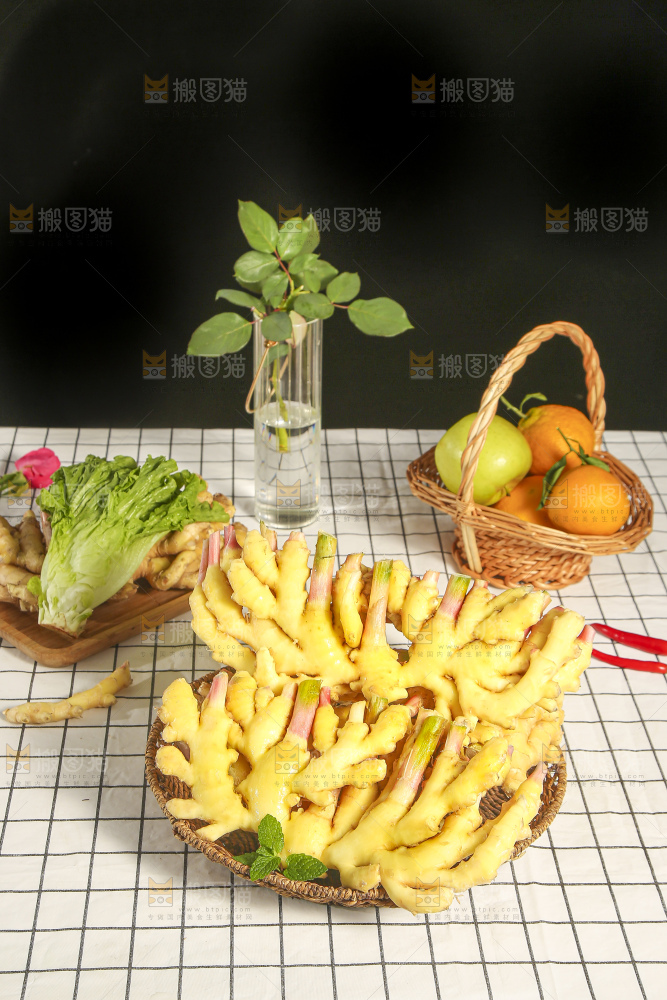 浅底上的小黄姜