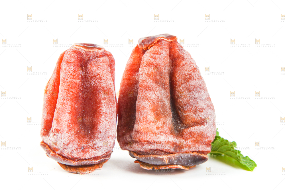 白底上放着吊柿饼