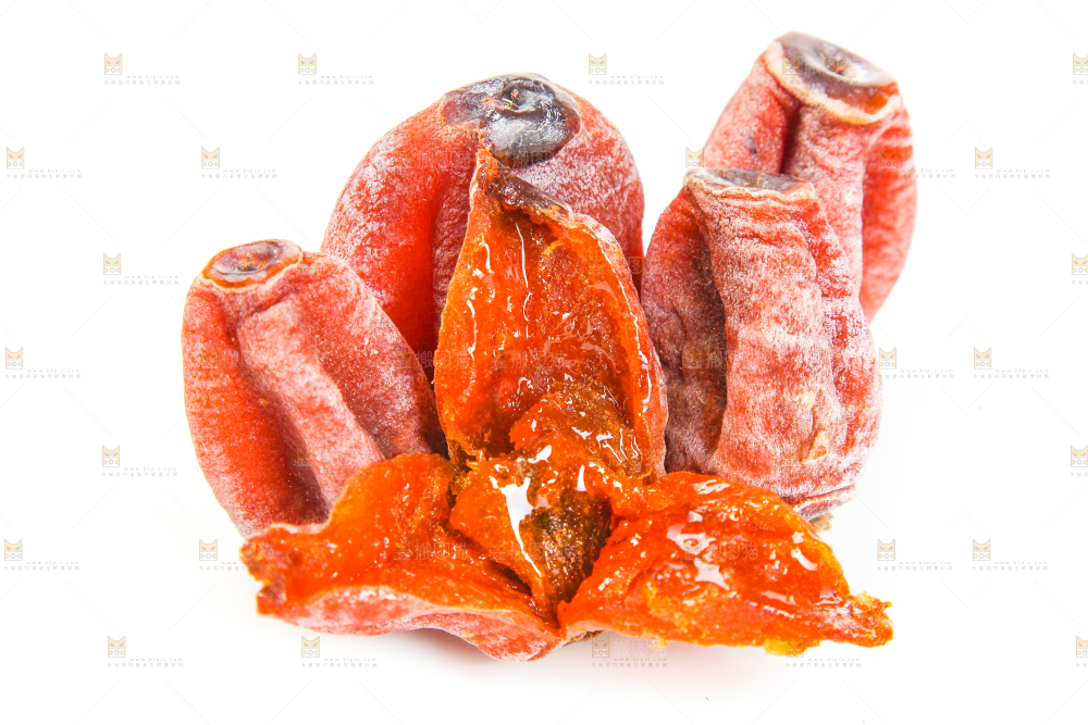 白底上放着吊柿饼