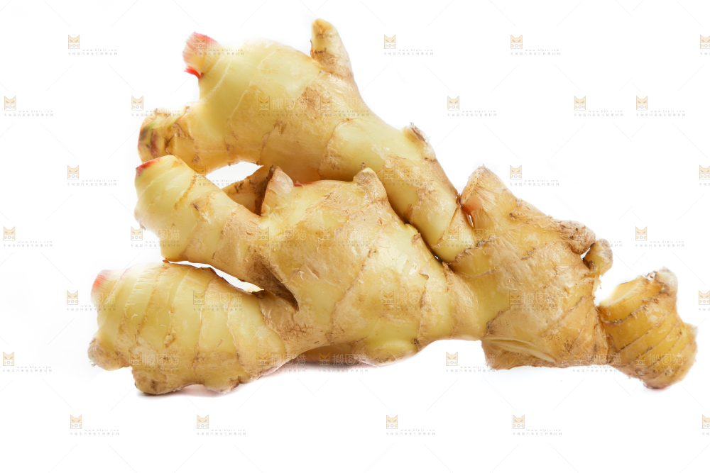 白底上摆放着生姜