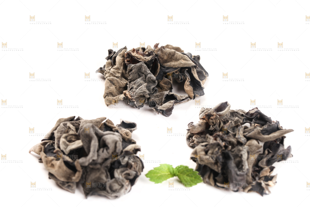 白底上的黑木耳