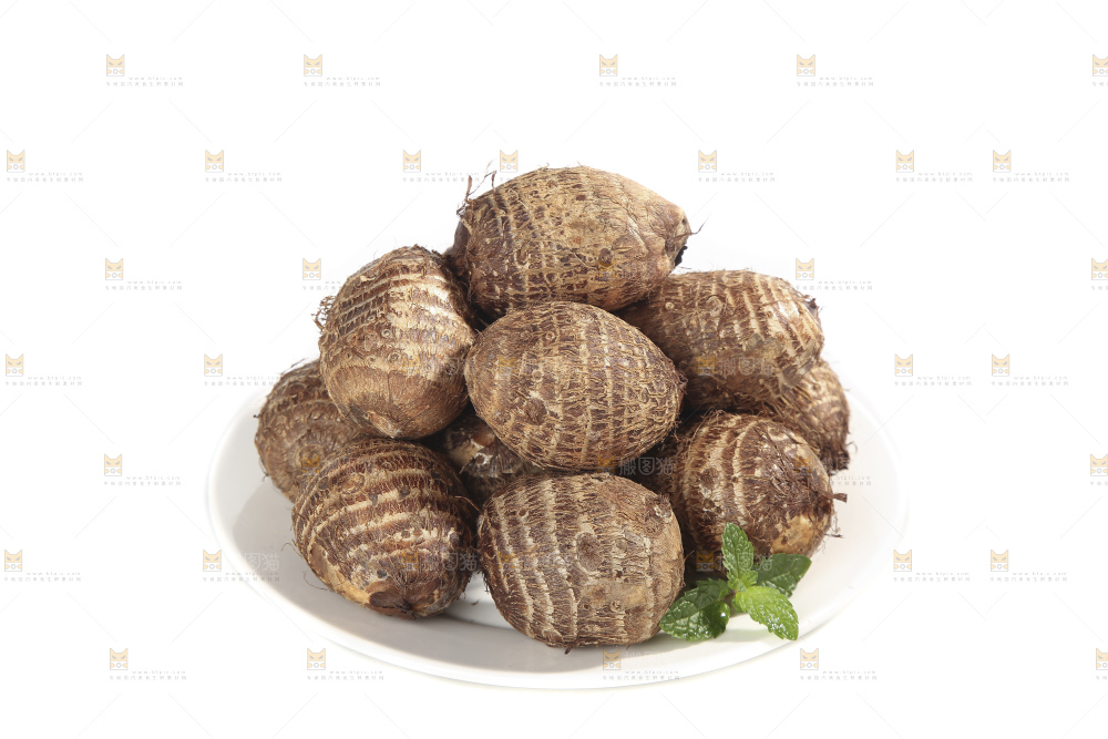 白底上的牛奶芋头