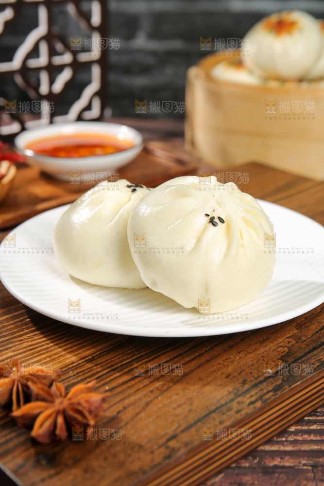 深底上的牛肉包子