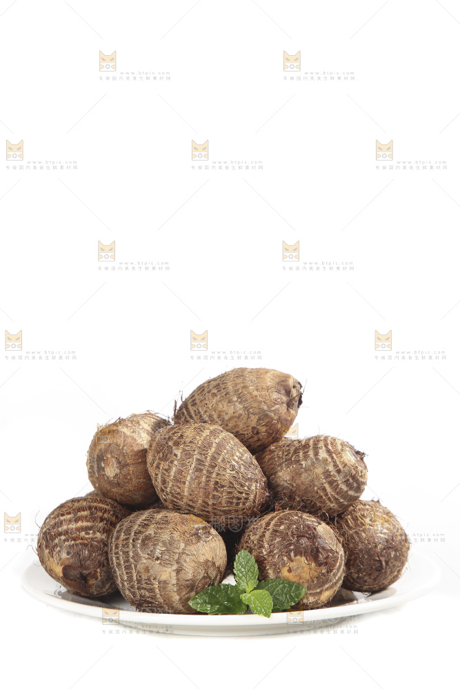 白底上的牛奶芋头