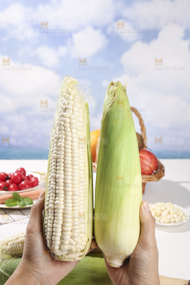 浅底上的牛奶玉米