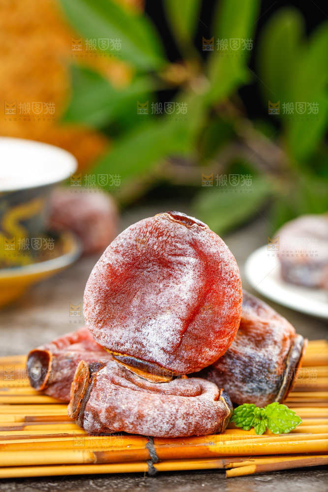 浅底上的吊柿饼