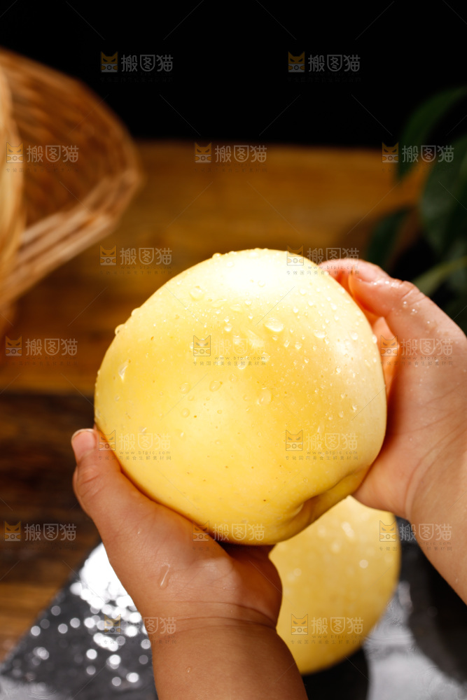深底上的维纳斯苹果