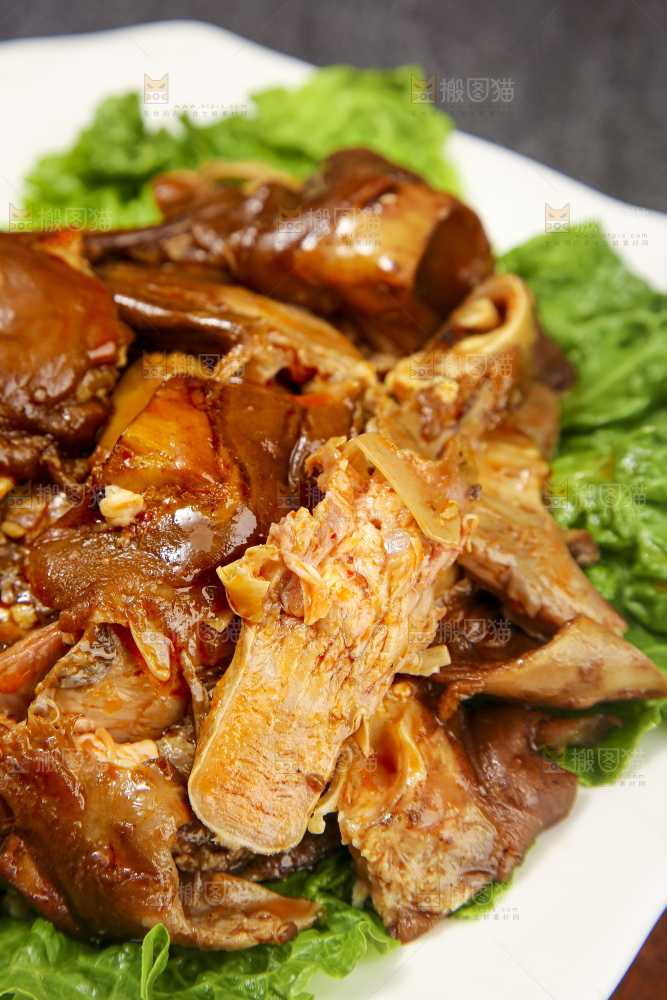 深底上的羊头肉