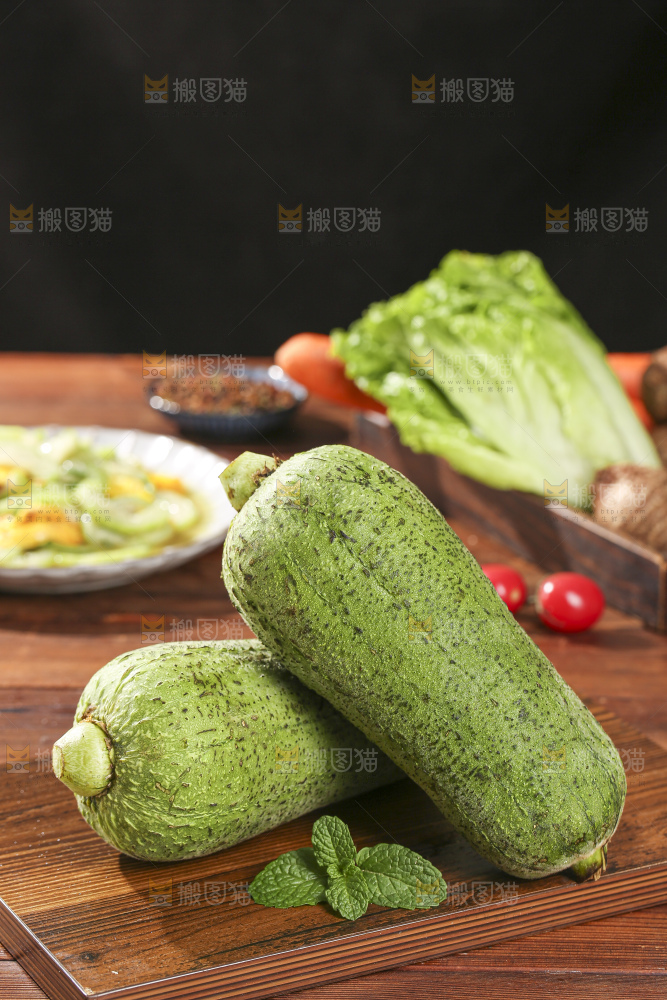 木底上的肉丝瓜