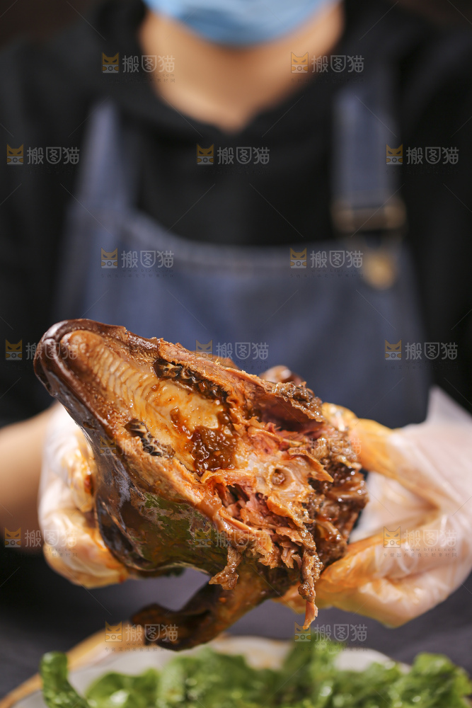 深底上的羊头肉