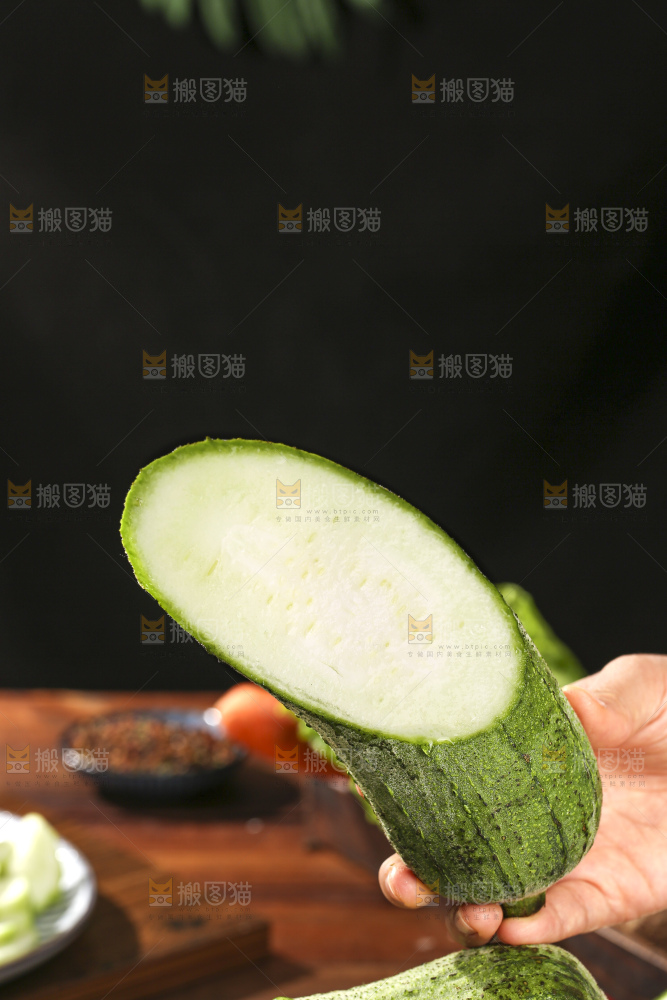 木底上的肉丝瓜
