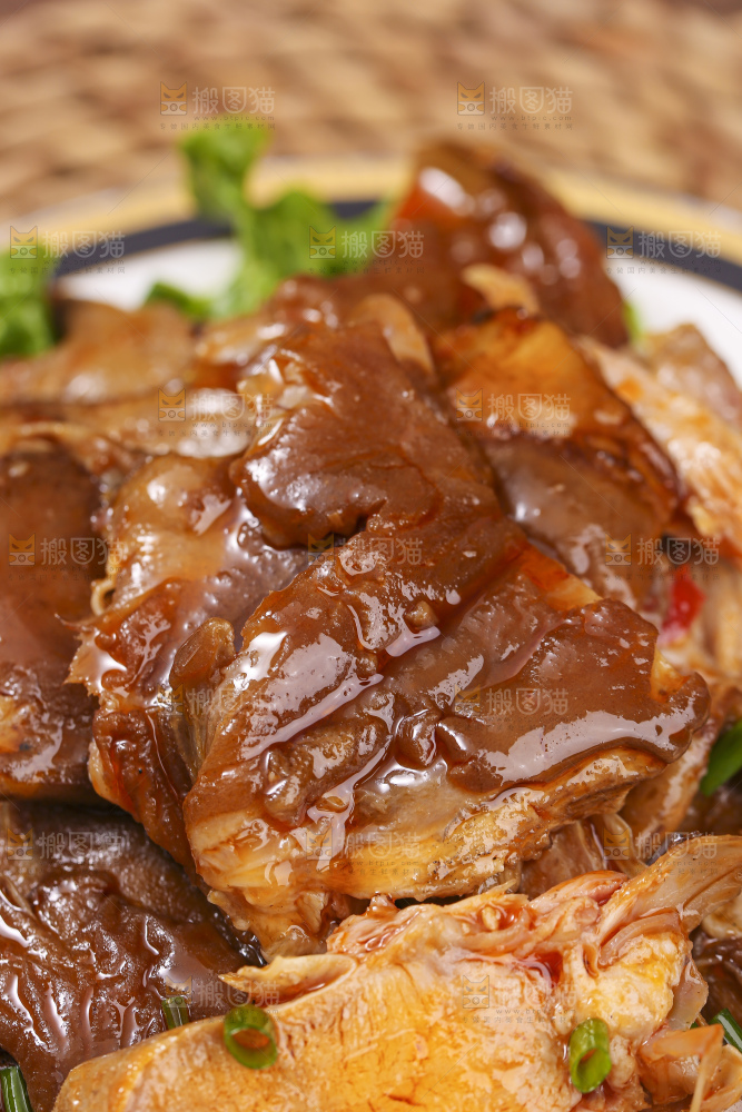 深底上的羊头肉
