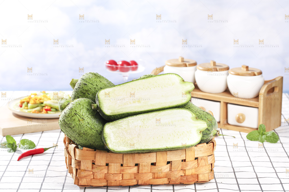 浅底上的肉丝瓜