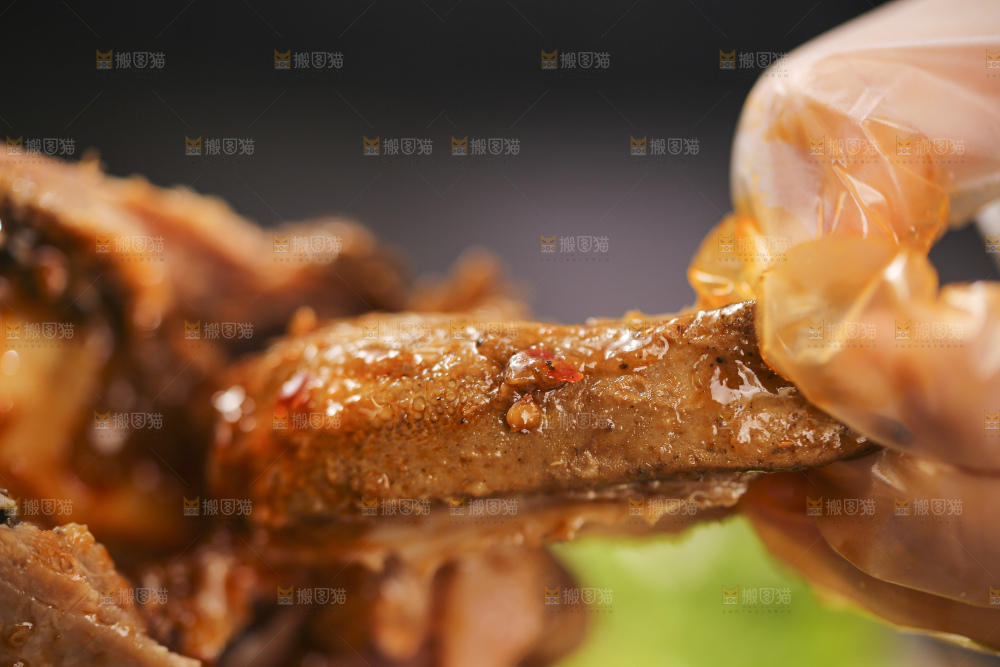 深底上的羊头肉