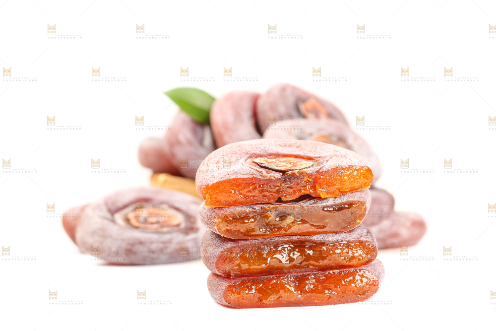 白底上摆放着柿子饼
