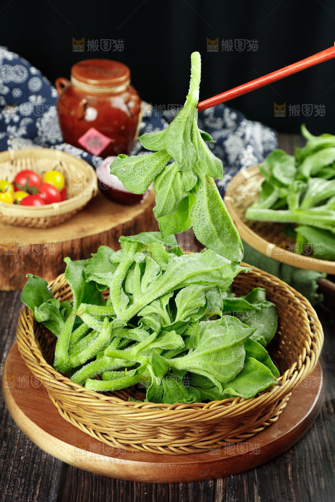深底上的冰草