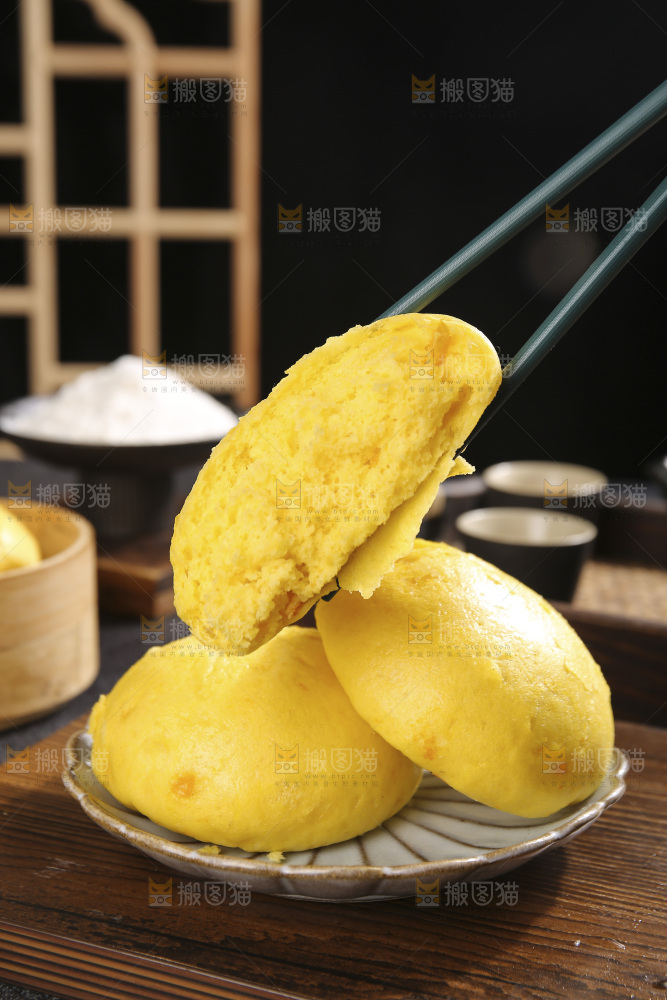 深底上的南瓜馒头