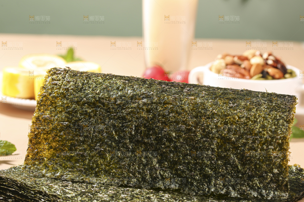 浅底上的海苔卷