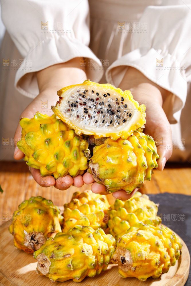 深底上的燕窝果