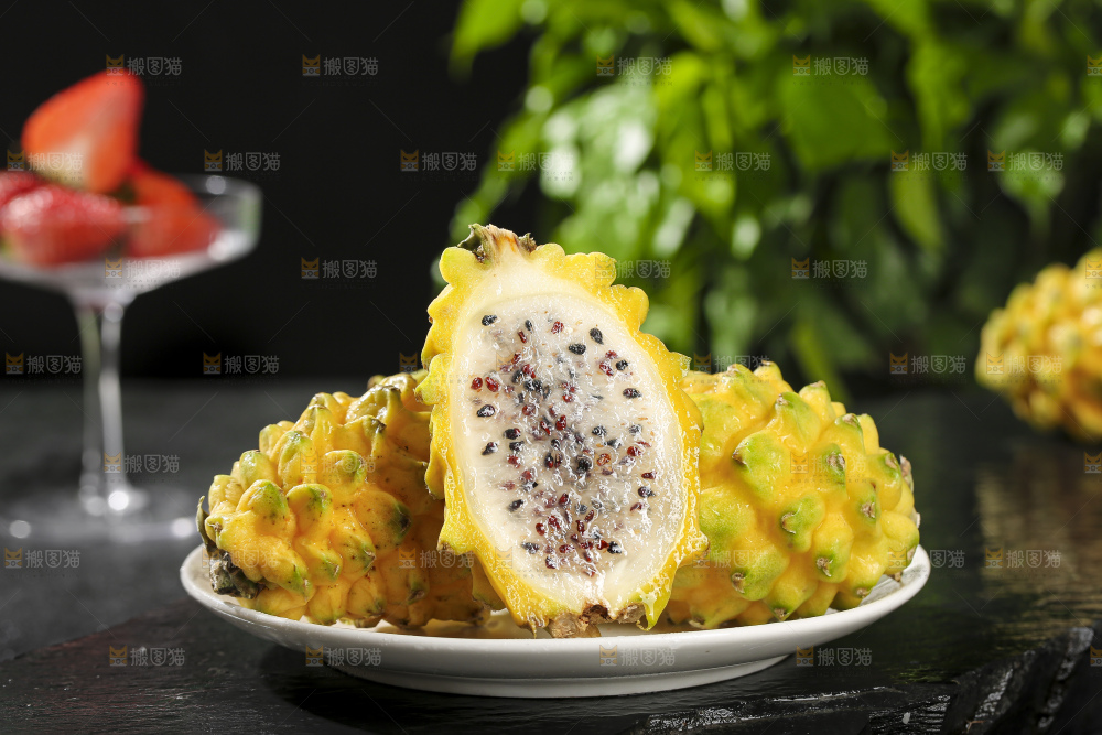 深底上的燕窝果