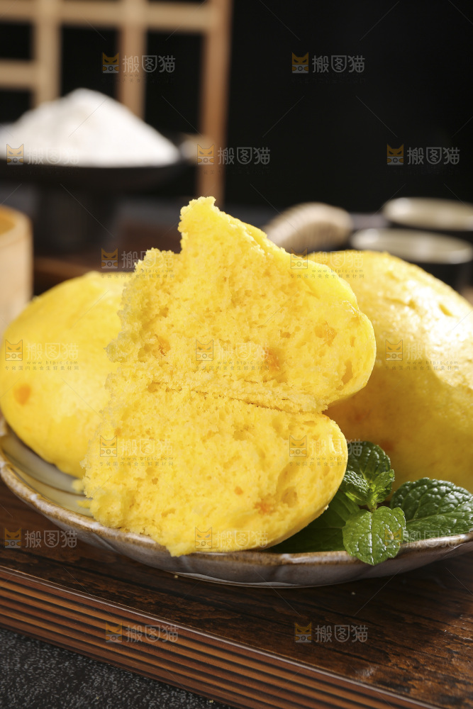 深底上的南瓜馒头