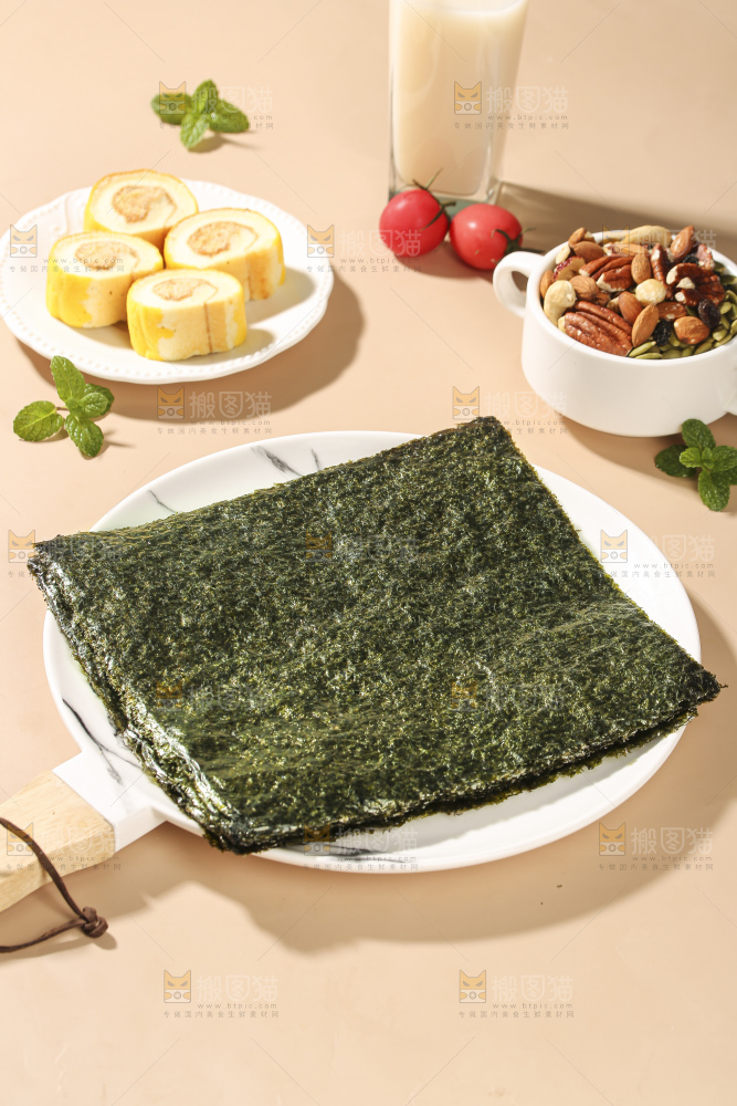 浅底上的海苔卷