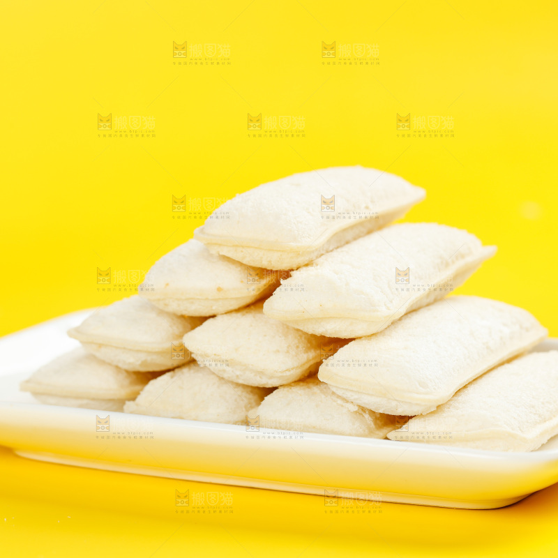 黄底上一盘乳酸菌小口袋面包