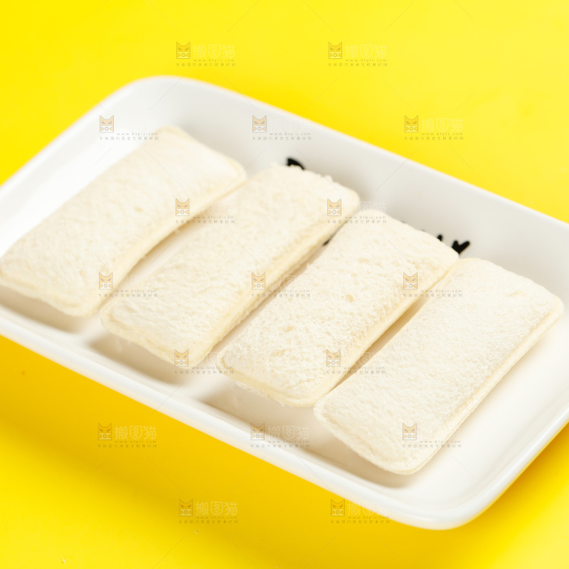 黄底上一盘乳酸菌小口袋面包