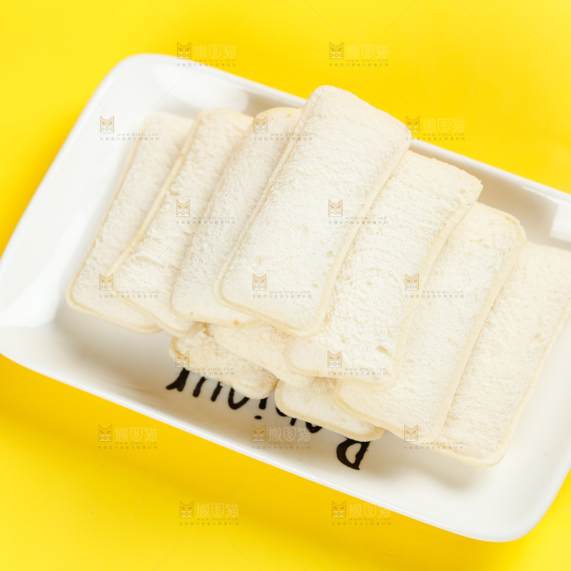 黄底上一盘乳酸菌小口袋面包